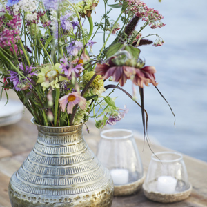 Glass votive w/ jute tray