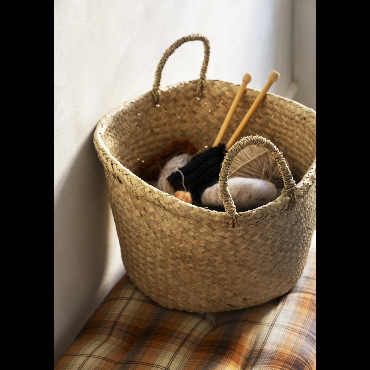 Seagrass basket w/ handles