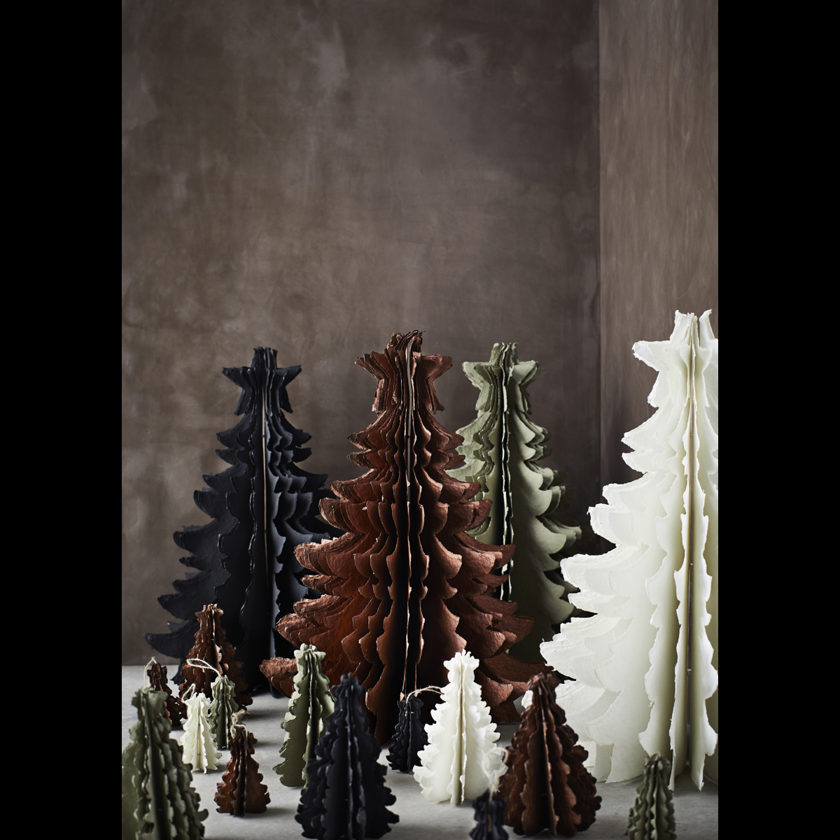 Hanging paper christmas tree