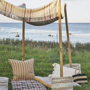 Cushion cover w/ tassels