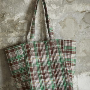 Checked quilted bag