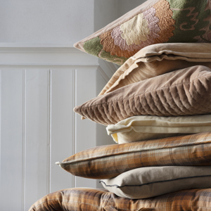 Quilted velvet cushion cover