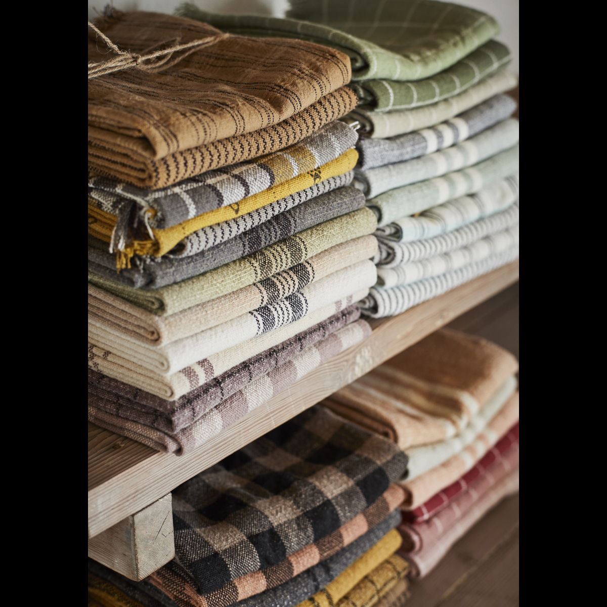 Woven kitchen towels