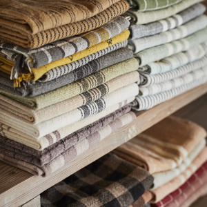 Woven kitchen towels