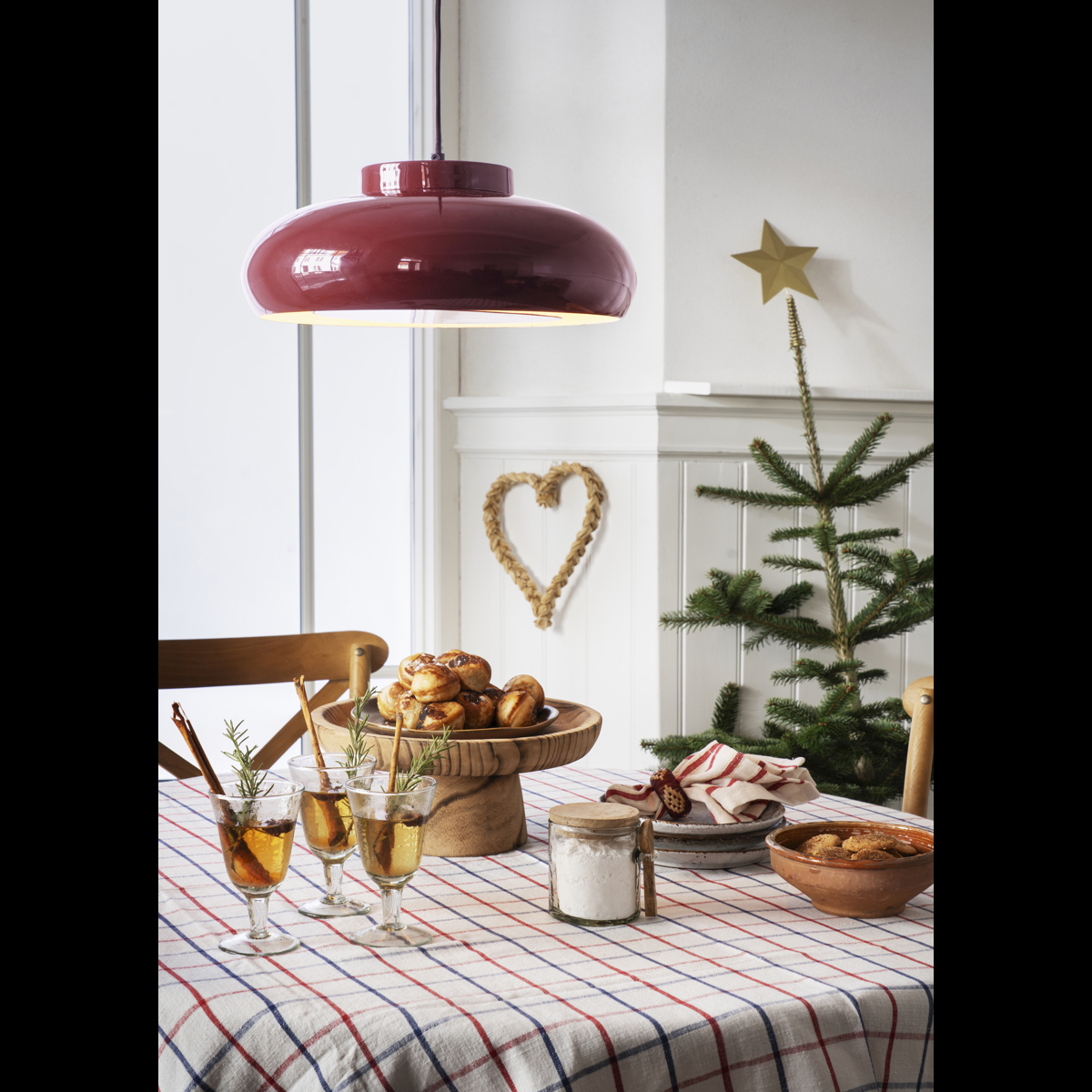 Stoneware cake plate