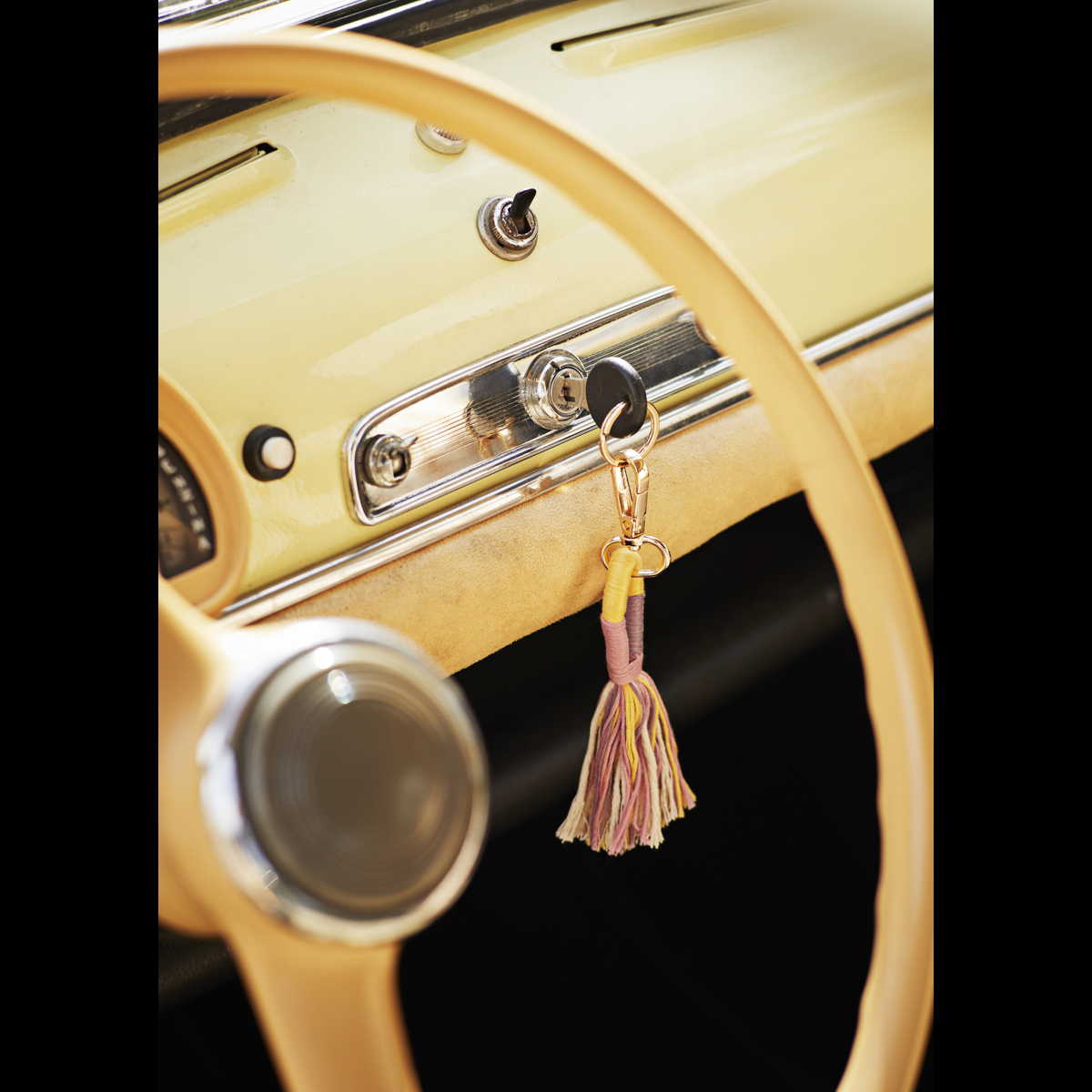 Key hanger w/ tassel